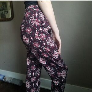 H&M Fun Red Diamond Pattern Genie Pants Trousers Flattering- Size 8